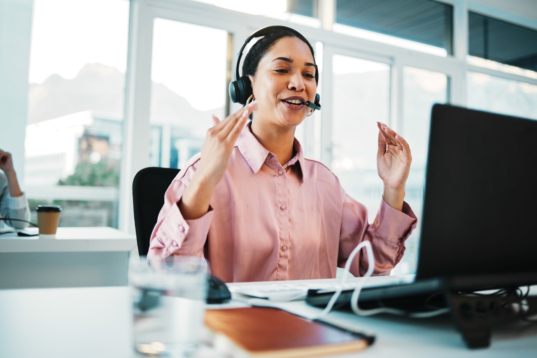 An expressive woman on the phone